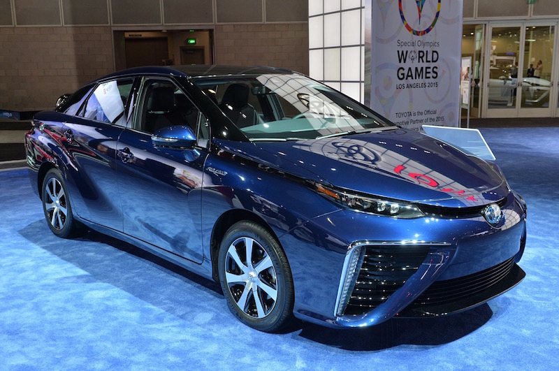 01-2016-toyota-mirai-la-1 copy