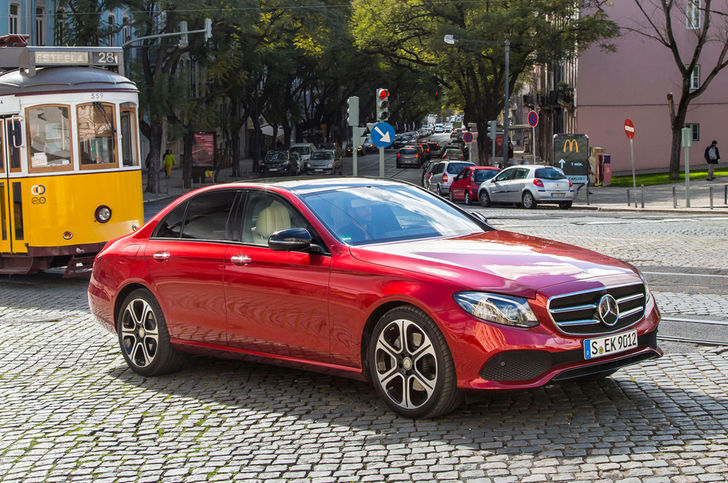 2017-Mercedes-Benz-E300-front-three-quarter-02