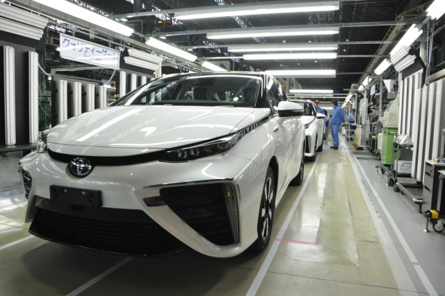 2016-toyota-mirai-construction-at-motomachi-plant_100501832_m