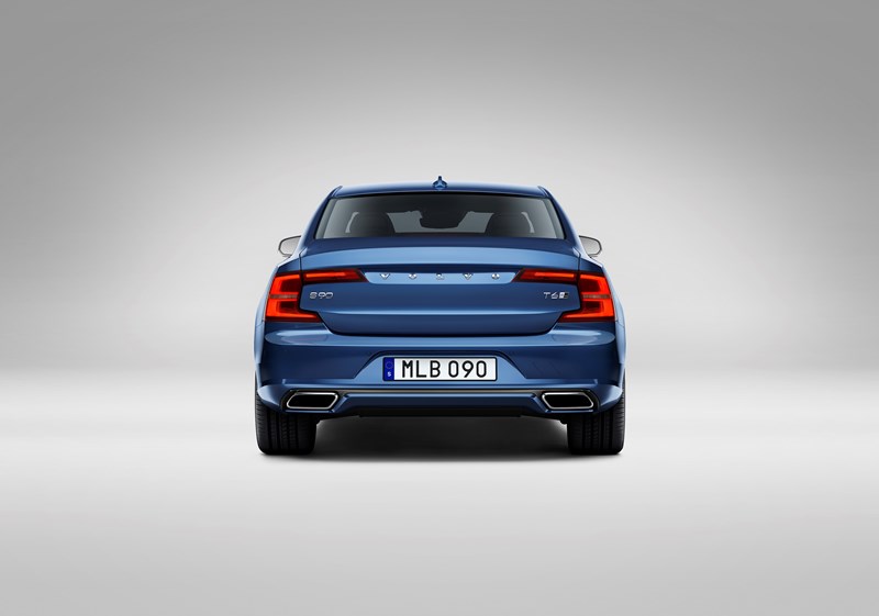 Volvo S90 R-design Studio