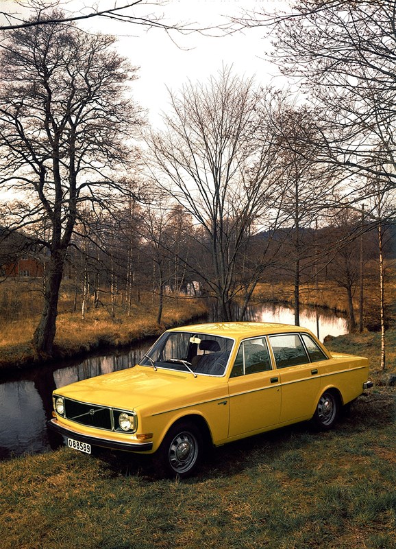5890_Volvo_144