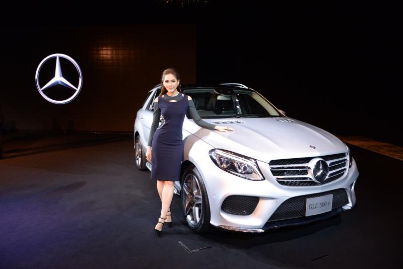 ชมพู่-อารยา เอ ฮาร์เก็ต แบรนด์แอมบาสเดอร์ของเมอร์เซเดส-เบนซ์ (ประเทศไทย)