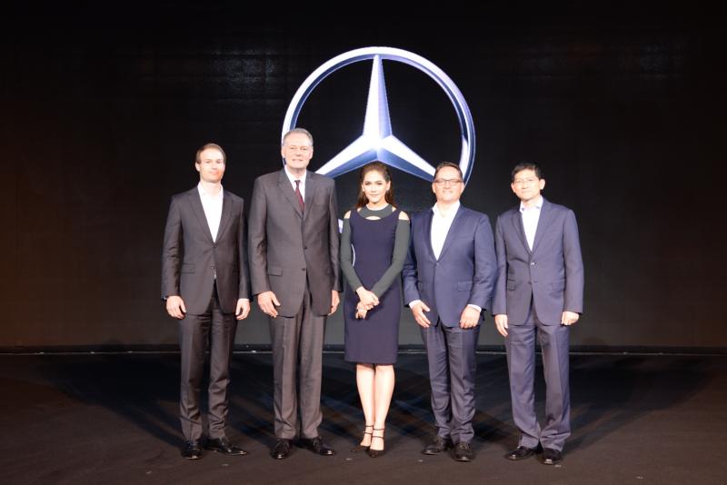 ภาพหมู่ผู้บริหาร บริษัท เมอร์เซเดส-เบนซ์ (ประเทศไทย) จำกัด