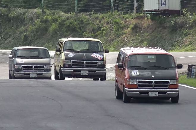 japanese-dodge-ram-vans-racing