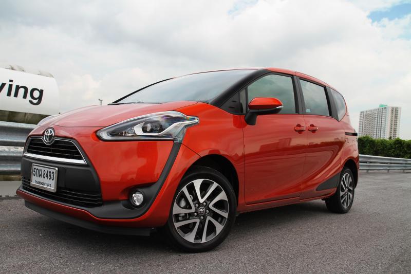 all-new-sienta_012-copy-3