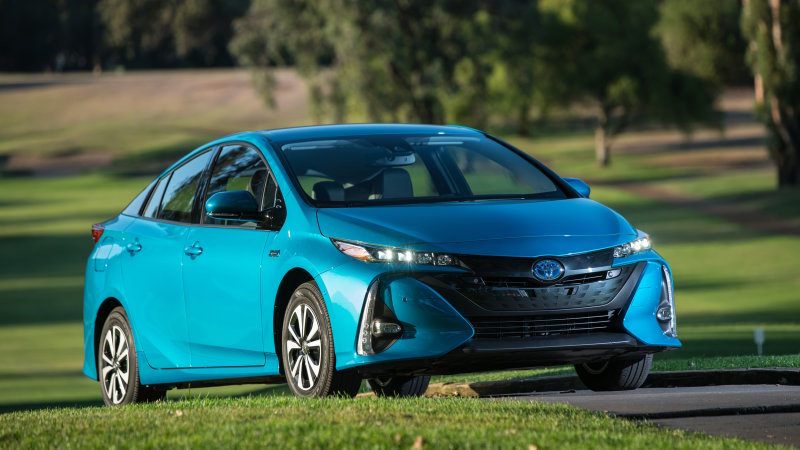 2017-toyota-prius-prime-advanced-009-1