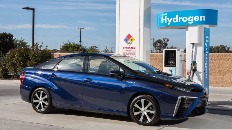 2016_Toyota_Fuel_Cell_Vehicle_014
