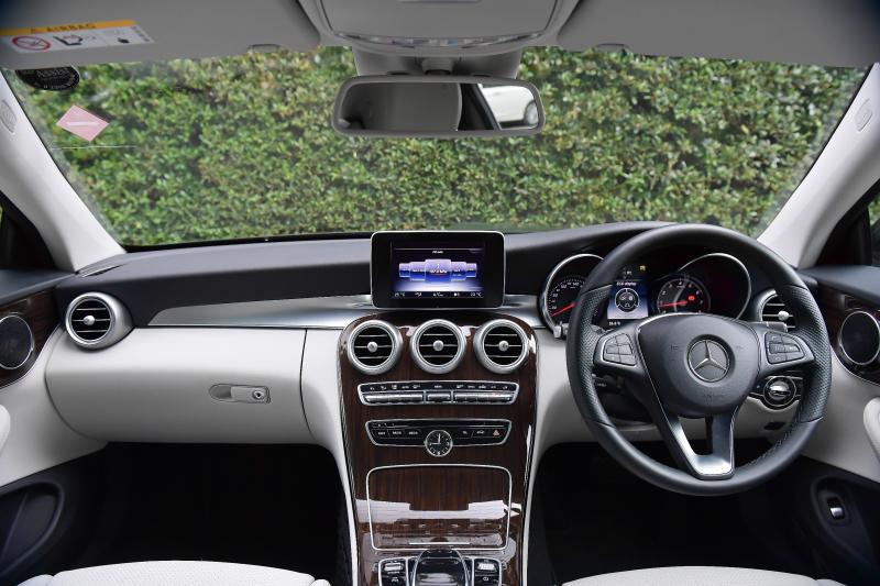 C 250 Coupe Sport_Black_Interior (1)
