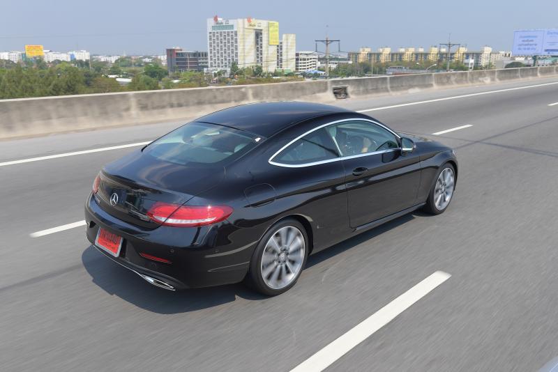 C 250 Coupe Sport_Black_Running (3)