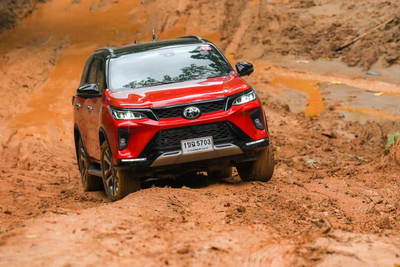 Review ลองขับ Toyota Fortuner Legender
