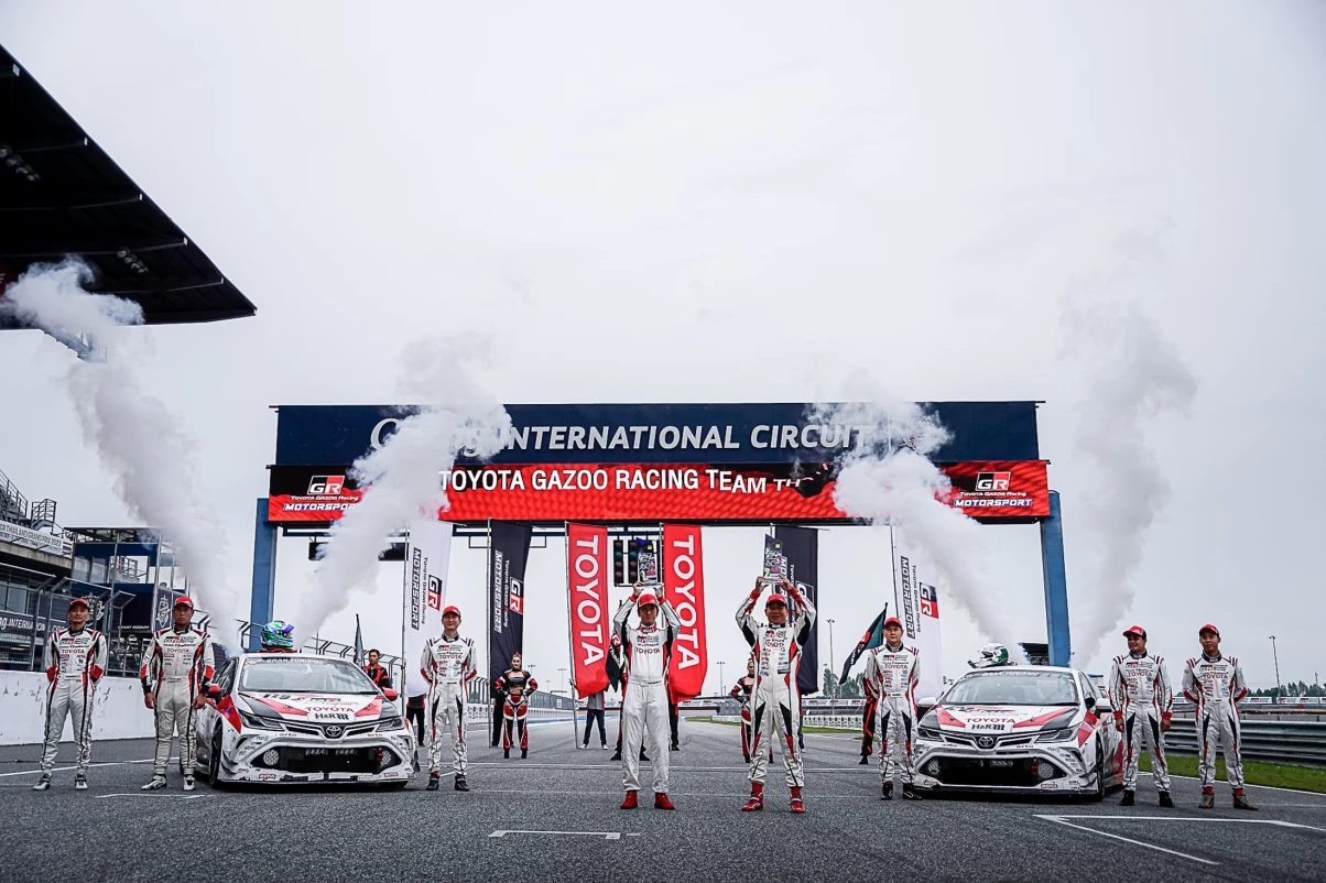 Toyota Gazoo Racing Team Thailand ฉลองแชมป์ 3 ปีซ้อน ADAC Total 24h-Race Nurburgring