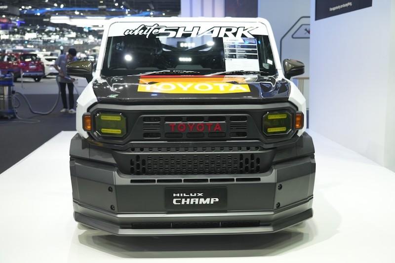 พบการเปิดตัวครั้งแรกของ “HILUX CHAMP” รถกระบะมหาชนให้ทุกโอกาสเป็นไปได้ เป็นเจ้าของรถยนต์โตโยต้าเพื่อทุกไลฟ์สไตล์ “ทุกเส้นทางขับเคลื่อน มุ่งมั่นเพื่อโลกที่ดีกว่า” พลาดไม่ได้กับแคมเปญใหญ่ส่งท้ายปี! “โตโยต้า โปรใหญ่ ใจสั่นเว่อร์” ซื้อรถ ลุ้นรถ